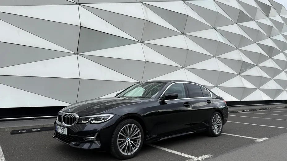 BMW Seria 3 320d xDrive Luxury Line sport-aut