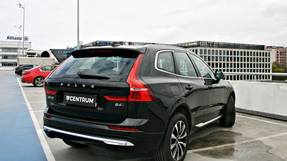 VOLVO XC60 XC60 B4 D AWD Plus Bright aut