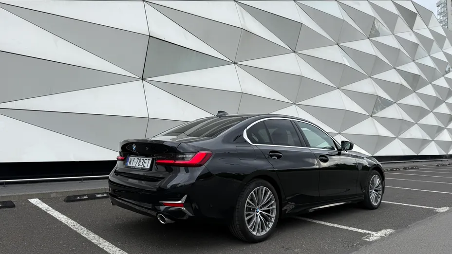 BMW Seria 3 320d xDrive Luxury Line sport-aut