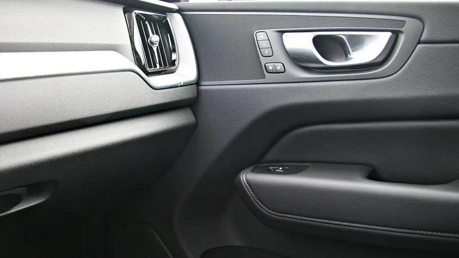 VOLVO XC60 XC60 B4 D AWD Plus Bright aut