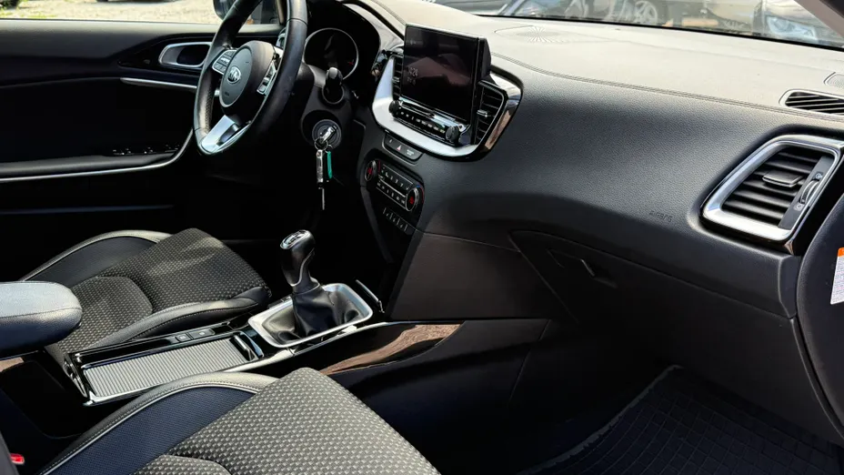 KIA Cee'd Ceed 1.6 CRDi mHEV Business Line