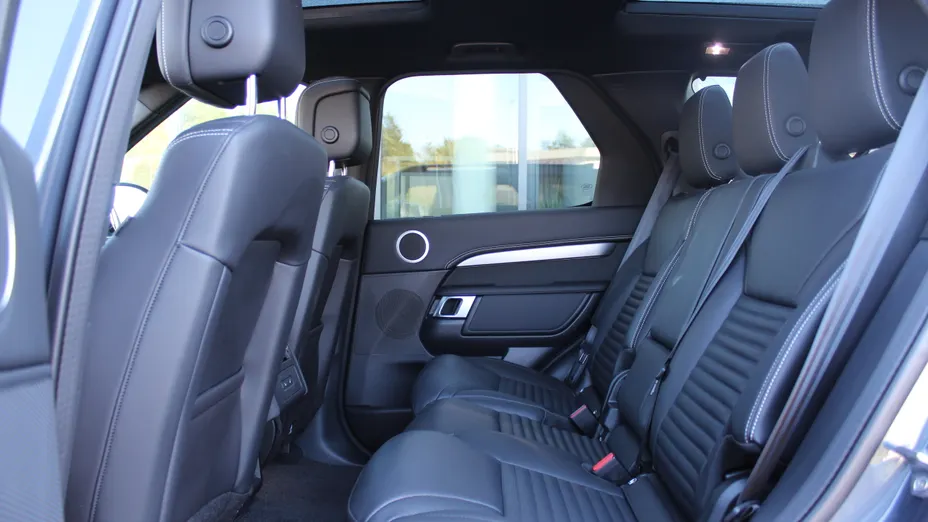 LAND ROVER Discovery Discovery V 3.0 D250 mHEV R-Dynamic SE