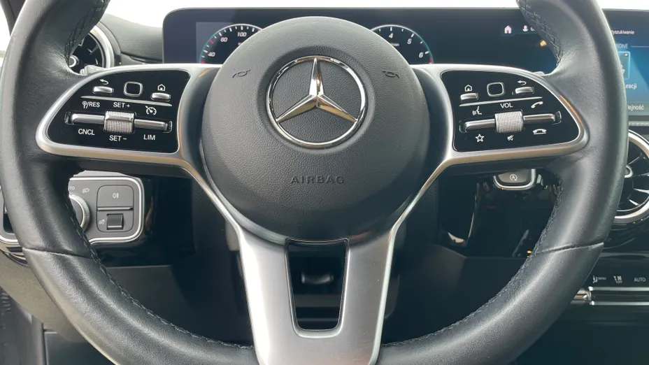 MERCEDES-BENZ A Klasa A 180 Progressive 7G-DCT