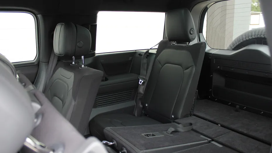 LAND ROVER Defender Defender 130 3.0 D300 mHEV X-Dynamic HSE