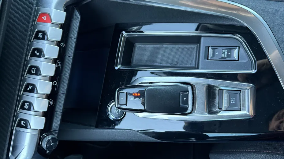 PEUGEOT 3008 3008 1.5 BlueHDi Active Pack S&S EAT8