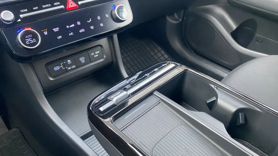 HYUNDAI Tucson Tucson 1.6 T-GDi HEV Smart 2WD aut