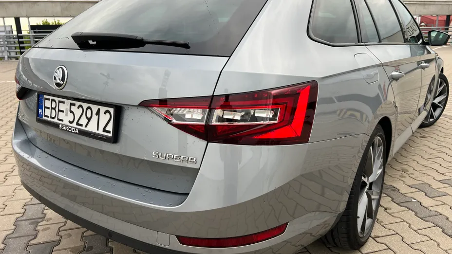 SKODA Superb Superb 2.0 TDI Sportline DSG