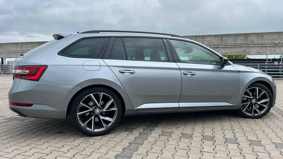 SKODA Superb Superb 2.0 TDI Sportline DSG