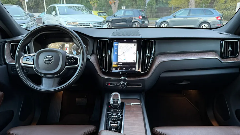 VOLVO XC60 XC60 B4 B Inscription aut