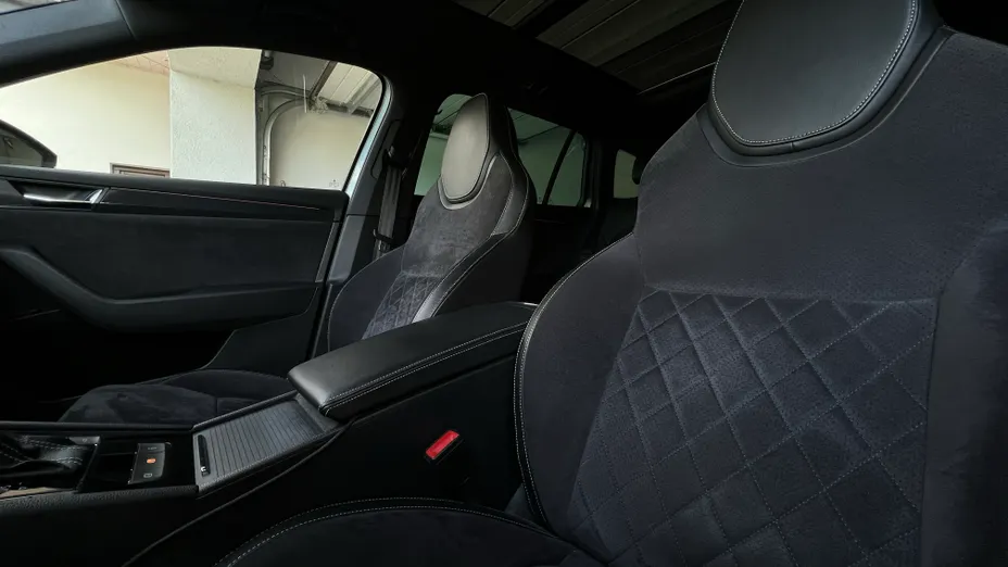 SKODA Superb Superb 2.0 TDI Sportline DSG