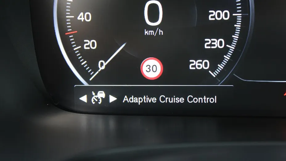 VOLVO V90 V90 B4 D AWD Momentum aut