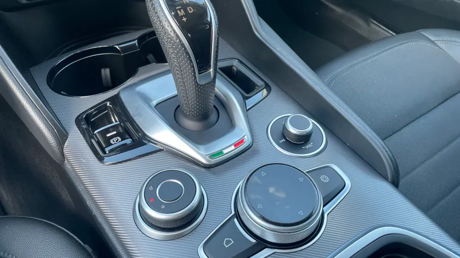 ALFA ROMEO Giulia Giulia 2.0 Turbo Sprint Q4 aut