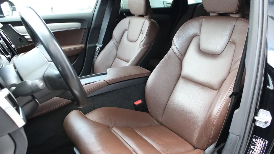 VOLVO V90 V90 B4 D AWD Momentum aut