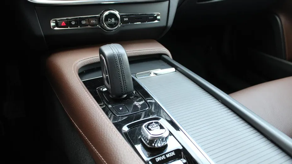 VOLVO V90 V90 B4 D AWD Momentum aut