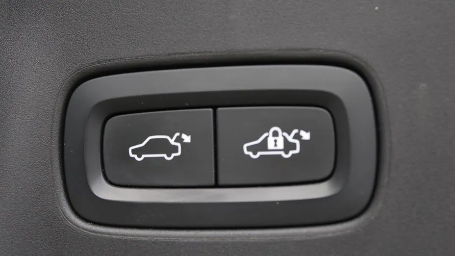 VOLVO V90 V90 B4 D AWD Momentum aut