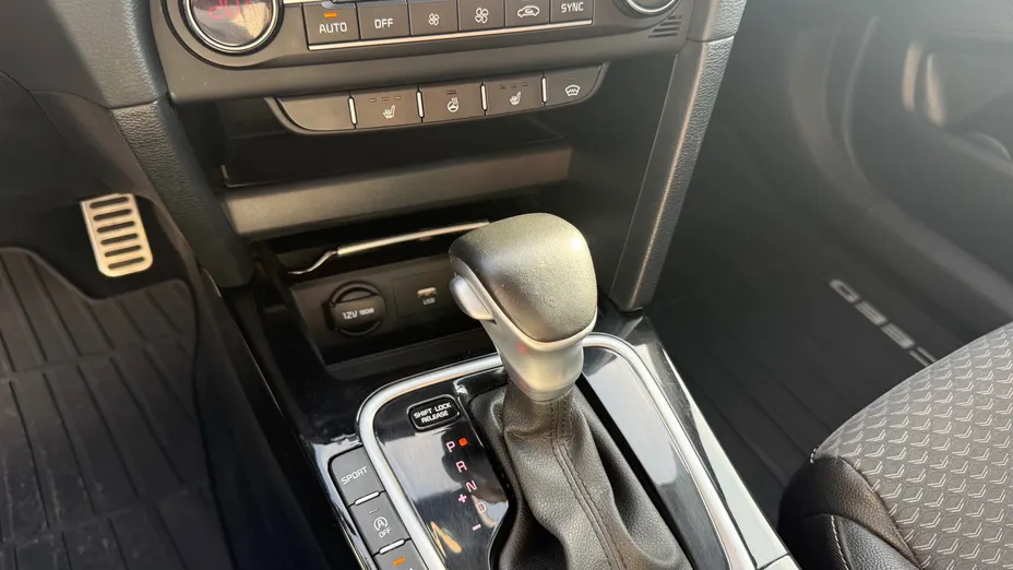 KIA Cee'd Ceed 1.5 T-GDI Business Line DCT