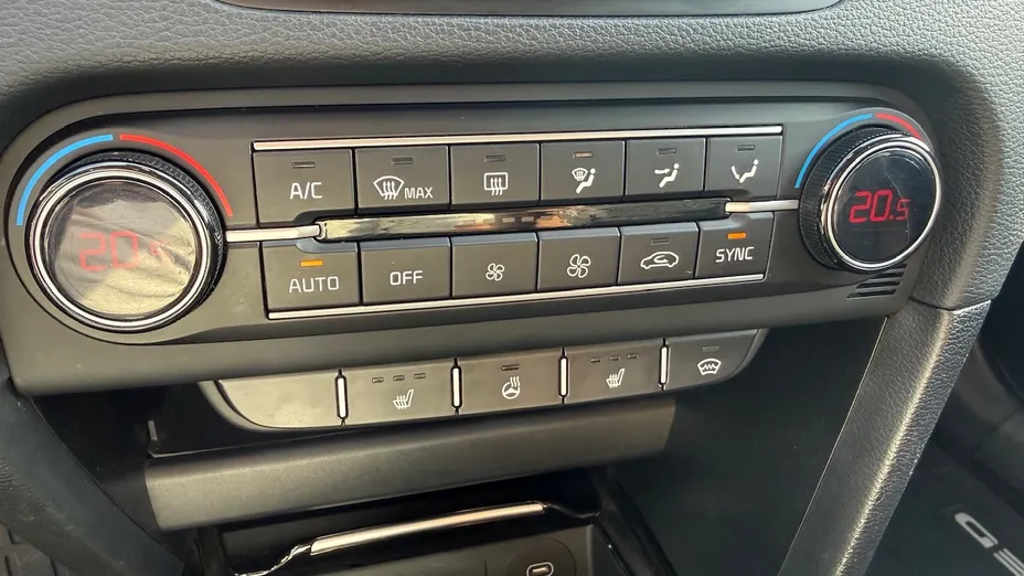 KIA Cee'd Ceed 1.5 T-GDI Business Line DCT