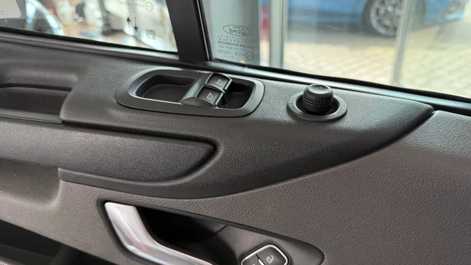 FORD Transit Custom Transit Custom Kombi 340 L2H1 Trend Aut.