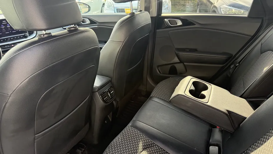 KIA Cee'd Ceed 1.5 T-GDI Business Line DCT