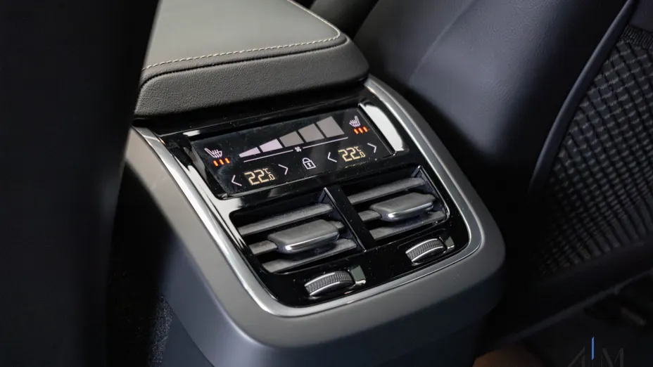 VOLVO XC60 XC60 B4 D AWD Ultimate Dark aut