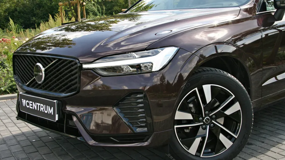 VOLVO XC60 XC60 B5 B AWD Plus Dark aut