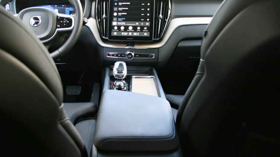 VOLVO XC60 -