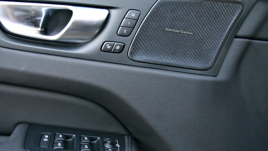VOLVO XC60 -