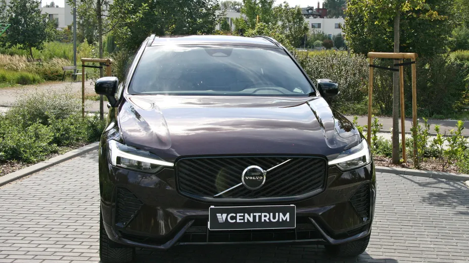 VOLVO XC60 XC60 B5 B AWD Plus Dark aut