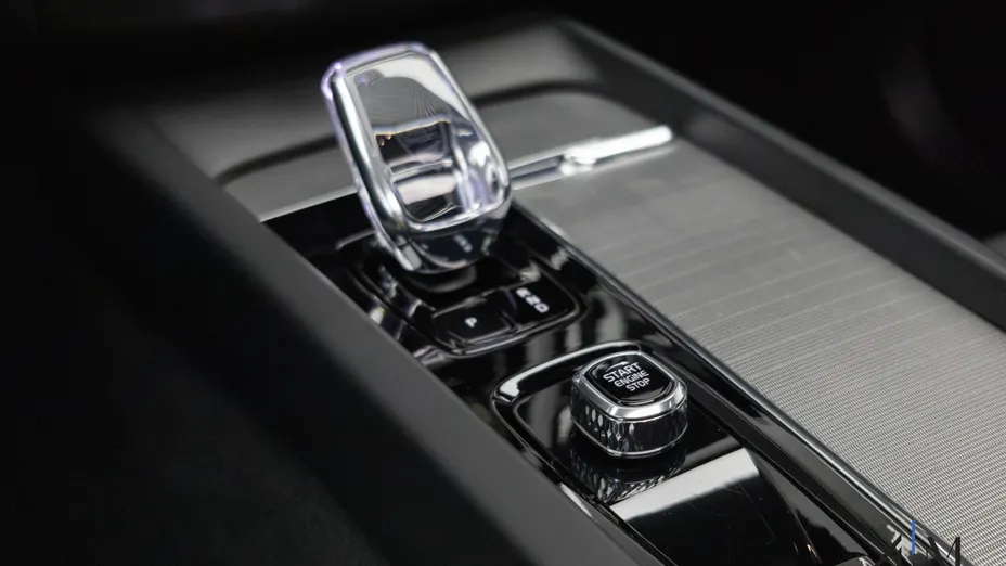 VOLVO XC60 XC60 B4 D AWD Ultimate Dark aut