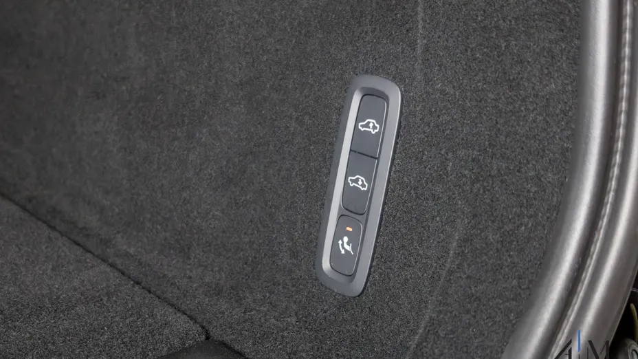 VOLVO XC60 XC60 B4 D AWD Ultimate Dark aut