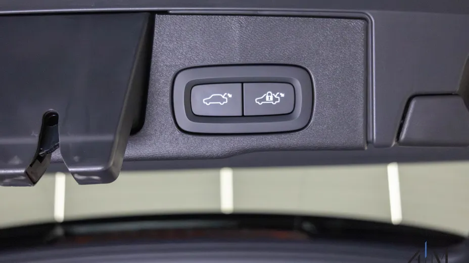 VOLVO XC60 XC60 B4 D AWD Ultimate Dark aut