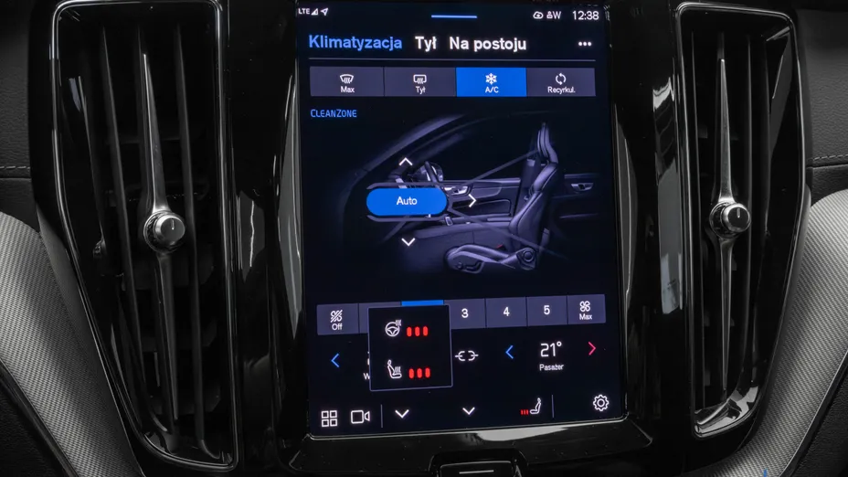 VOLVO XC60 XC60 B4 D AWD Ultimate Dark aut