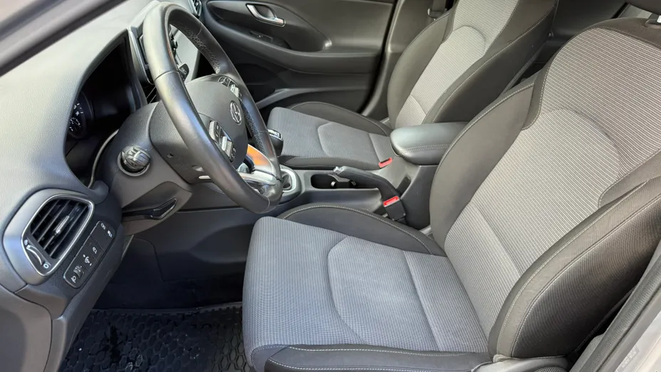 HYUNDAI i30 i30 1.5 DPI Classic +