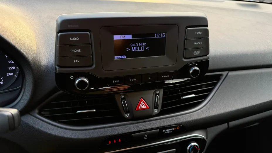 HYUNDAI i30 i30 1.5 DPI Classic +