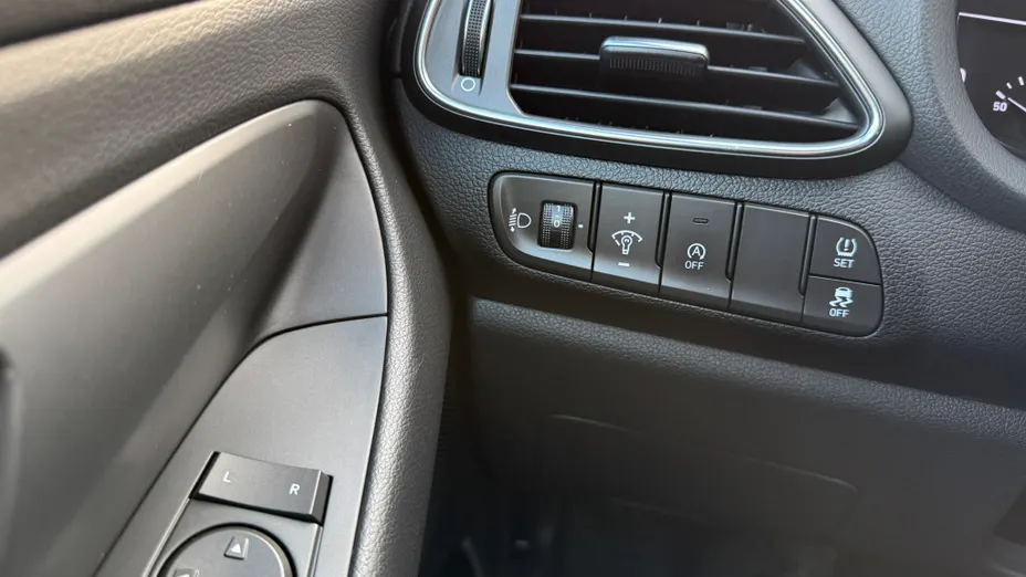 HYUNDAI i30 i30 1.5 DPI Classic +