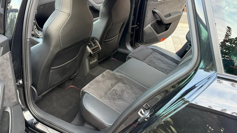 SKODA Superb Superb 2.0 TDI SCR Sportline DSG