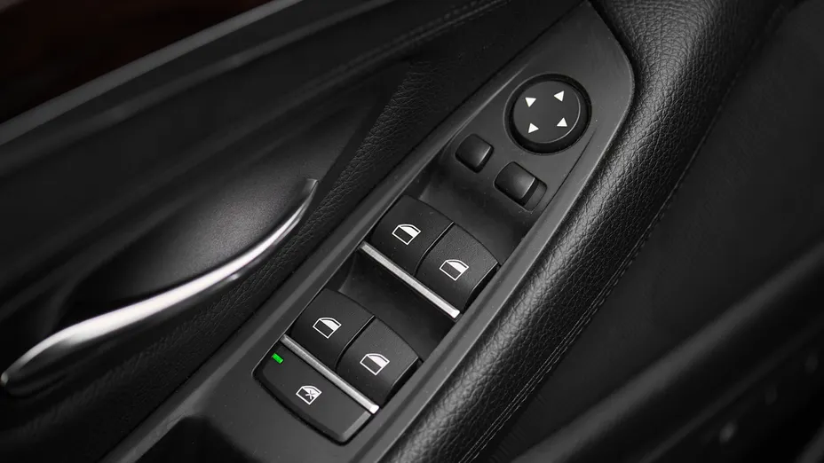 BMW Seria 5 528i xDrive