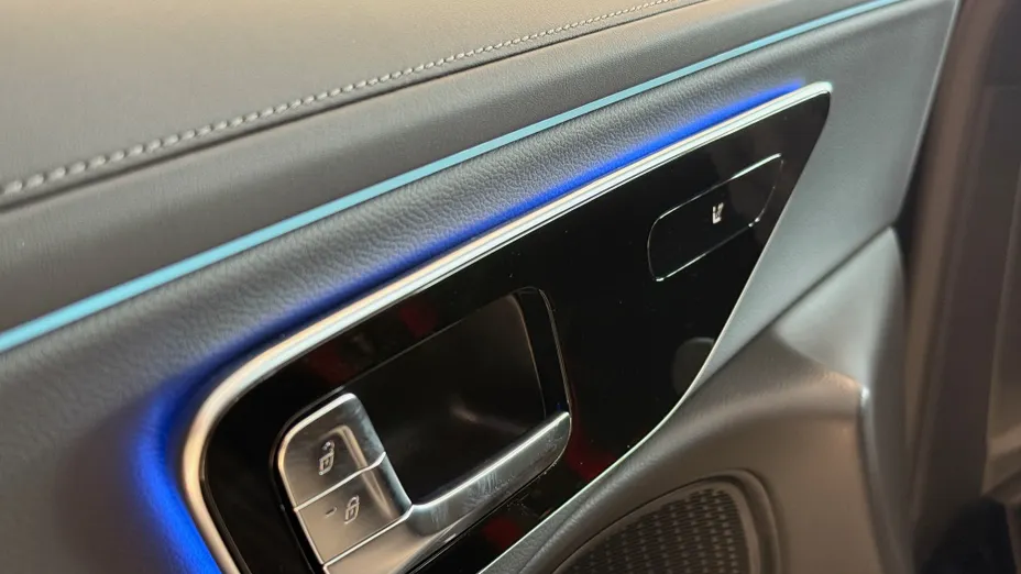 MERCEDES-BENZ E Klasa E 200 mHEV 4-Matic AMG 9G-Tronic