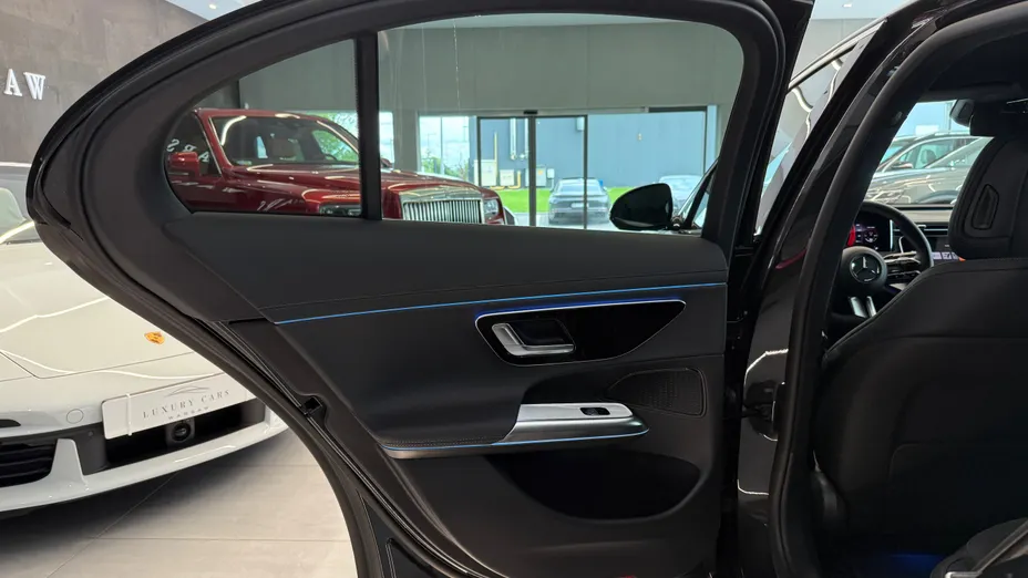 MERCEDES-BENZ E Klasa E 200 mHEV 4-Matic AMG 9G-Tronic