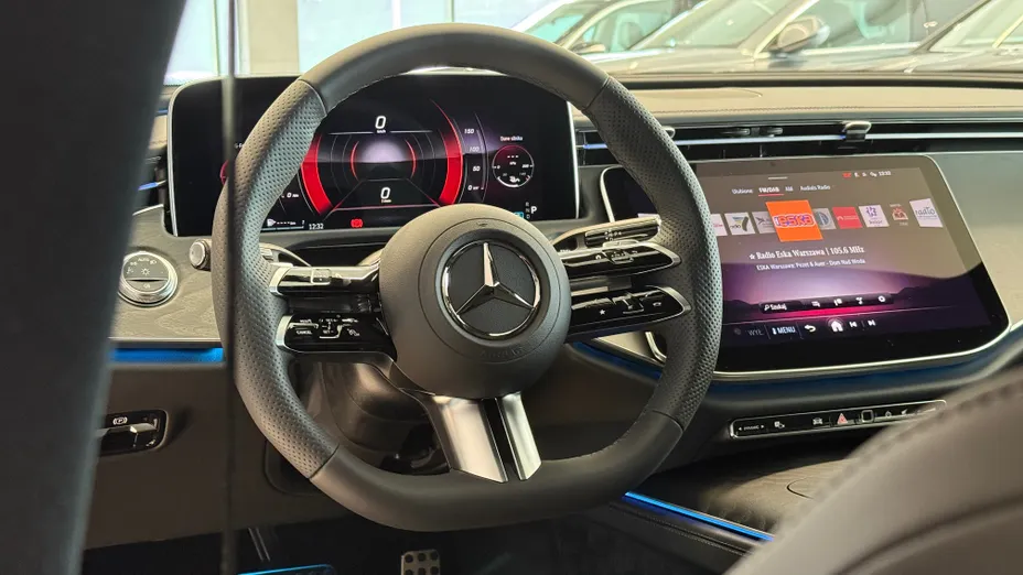 MERCEDES-BENZ E Klasa E 200 mHEV 4-Matic AMG 9G-Tronic