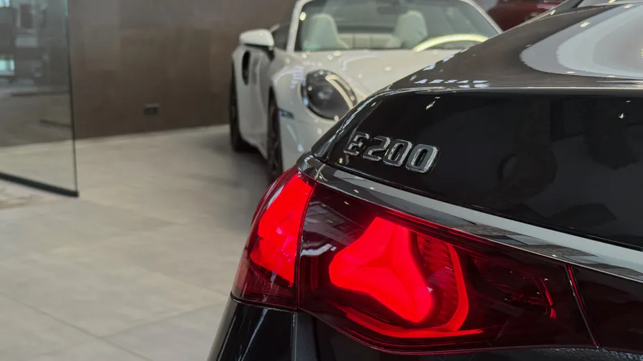 MERCEDES-BENZ E Klasa E 200 mHEV 4-Matic AMG 9G-Tronic