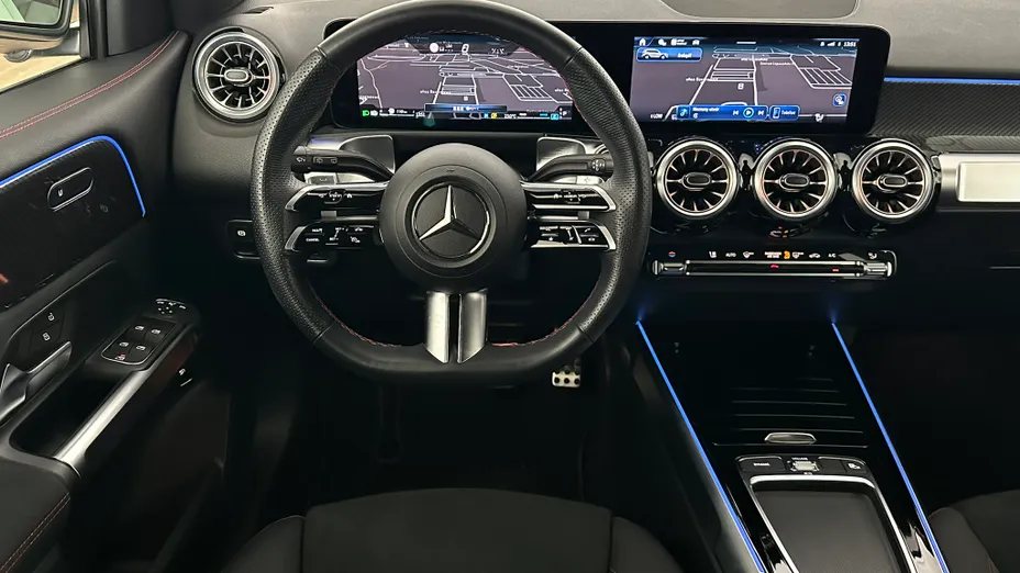 MERCEDES-BENZ GLB GLB 200 mHEV AMG Line 7G-DCT