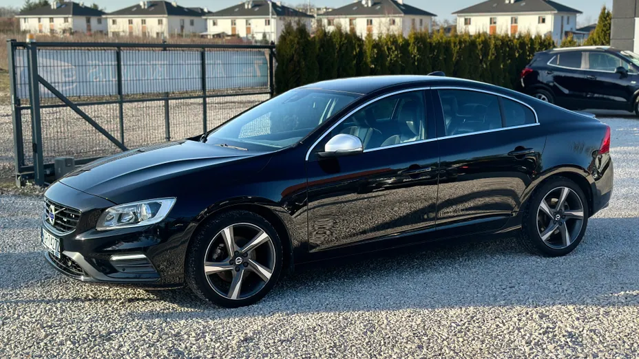 VOLVO S60 S60 D2 Drive-E R-Design Momentum aut