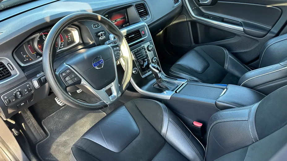 VOLVO S60 S60 D2 Drive-E R-Design Momentum aut