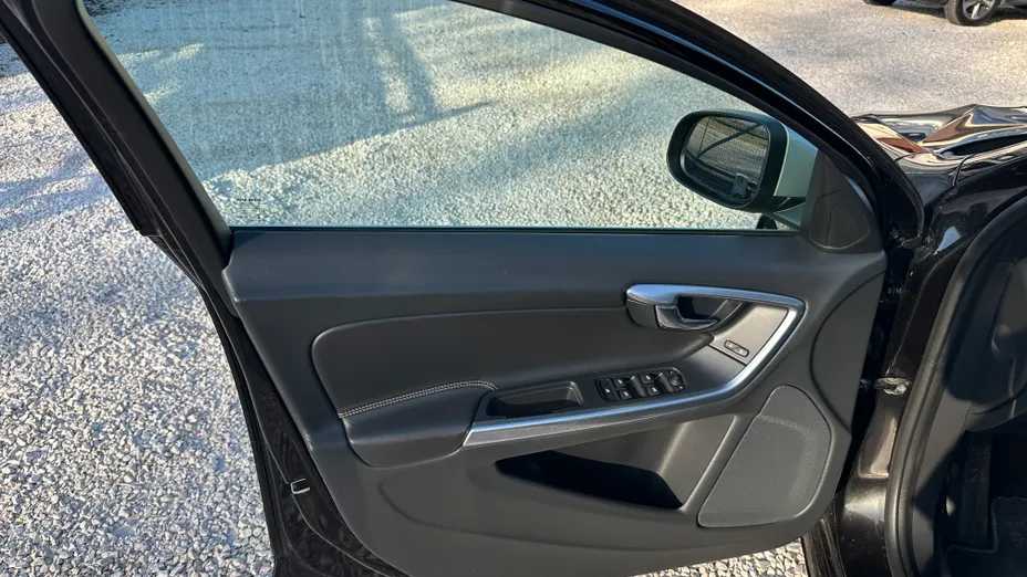 VOLVO S60 S60 D2 Drive-E R-Design Momentum aut