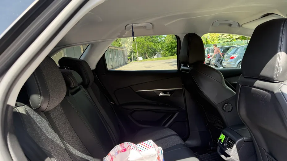 PEUGEOT 3008 3008 1.5 BlueHDi Active S&S EAT8