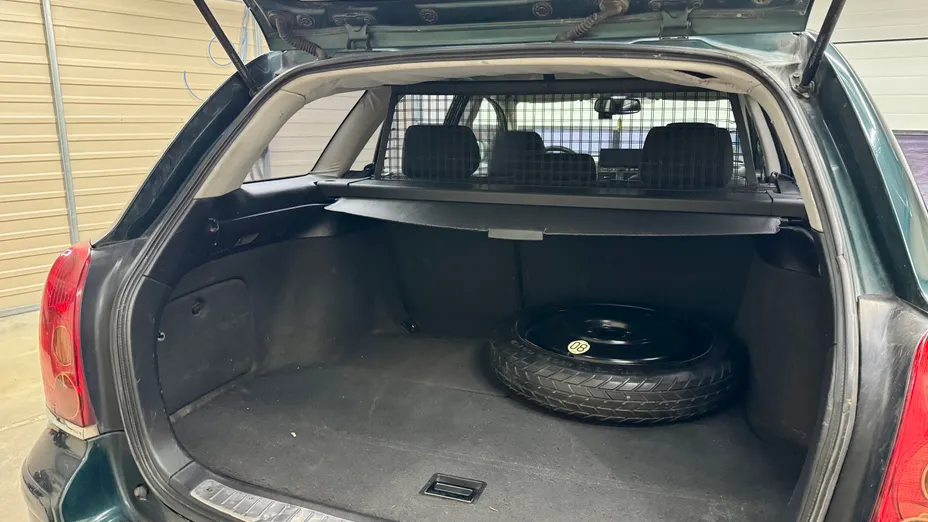 TOYOTA Avensis Avensis 1.8 VVT-i Sol