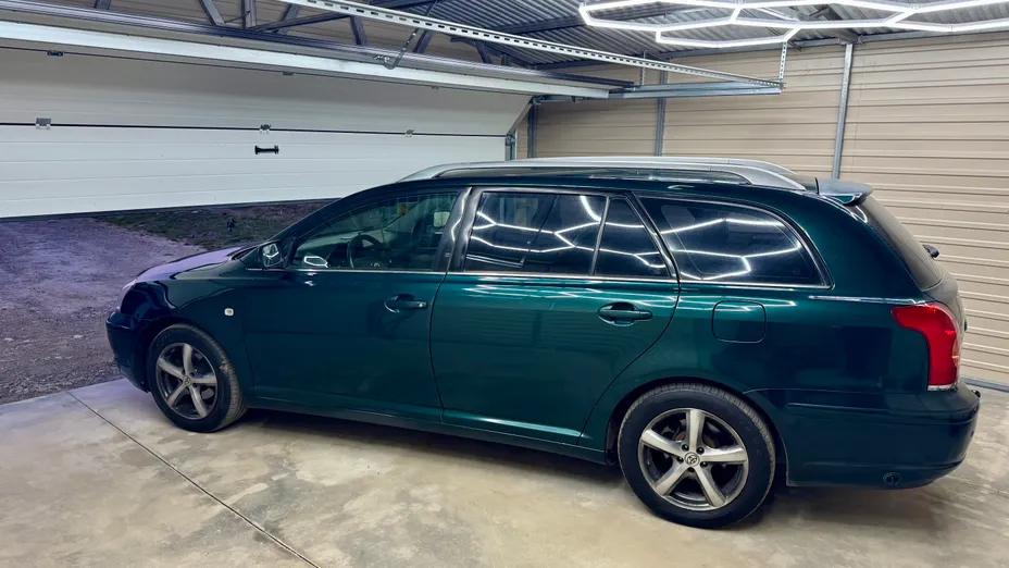 TOYOTA Avensis Avensis 1.8 VVT-i Sol