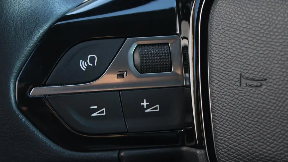 PEUGEOT 2008 2008 1.5 BlueHDi Allure S&S EAT8