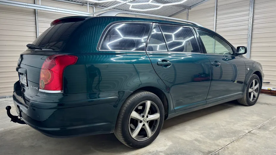 TOYOTA Avensis Avensis 1.8 VVT-i Sol